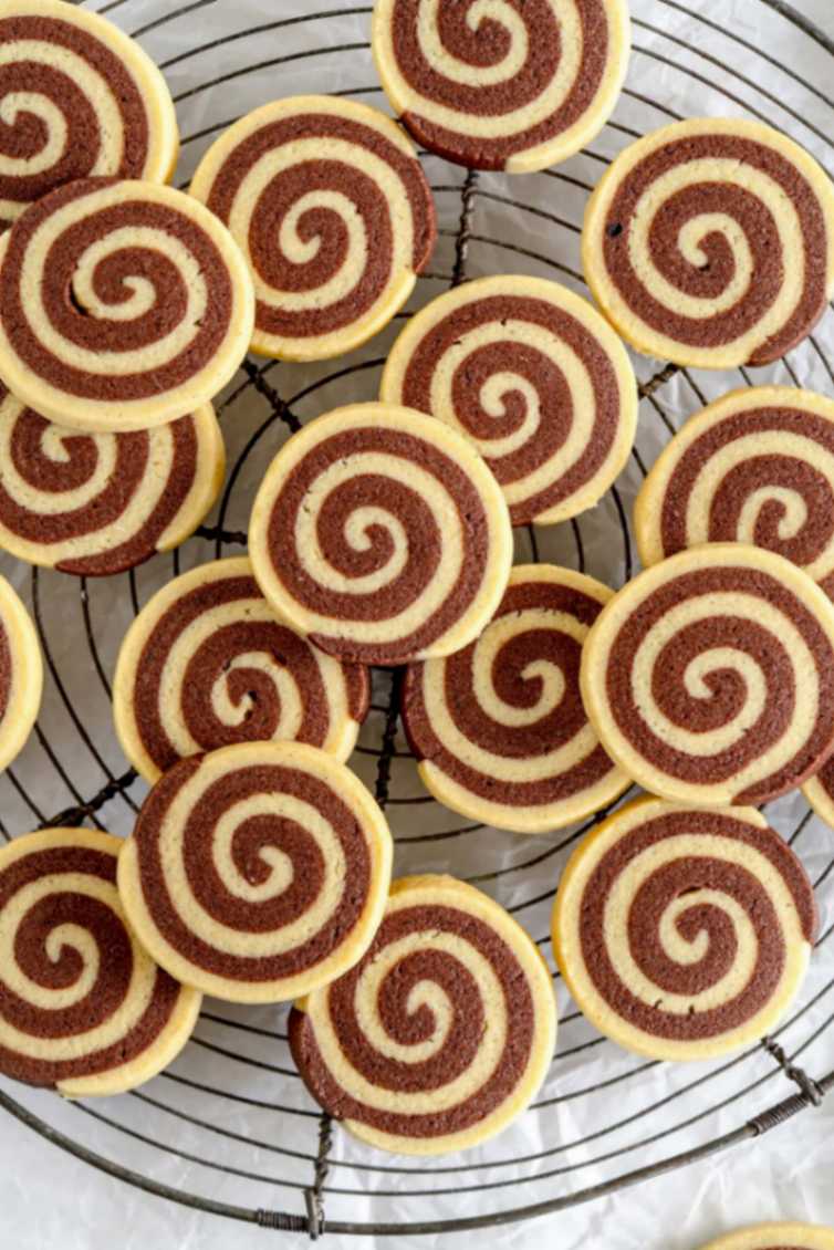 pinwheel-cookies-on-rack